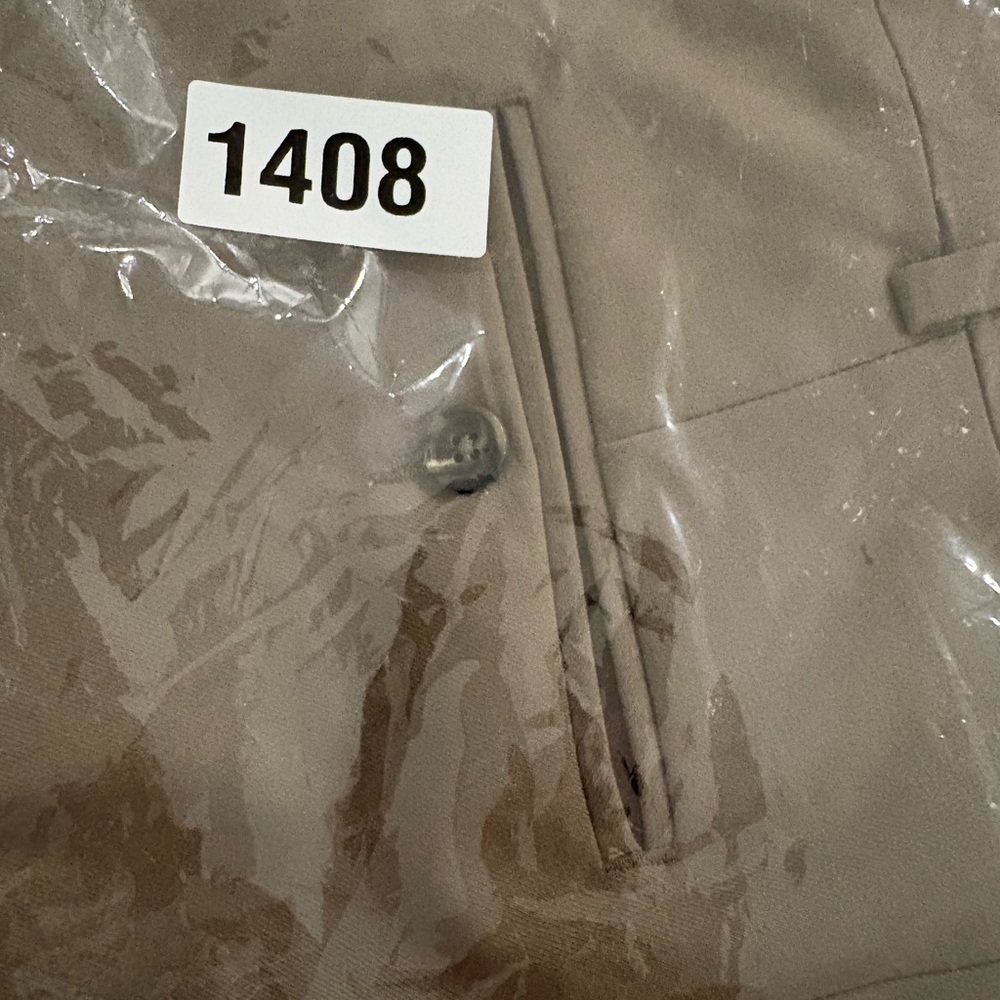Jack Victor Riviera Dress Pants
Mens 46 Wool Blend Khaki Cuffed Flex Technology - Picture 6 of 6